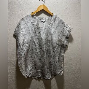 CABI GRAY WHITE TONE BLOUSE (Small)